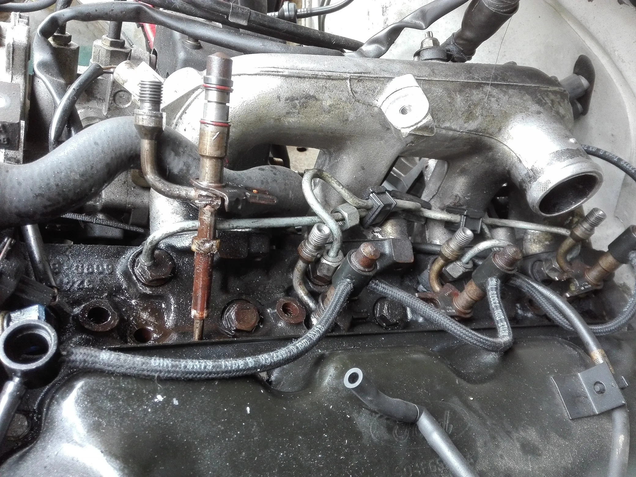 Porlasztó kiszerelés – Ford Transit 2.5 1994