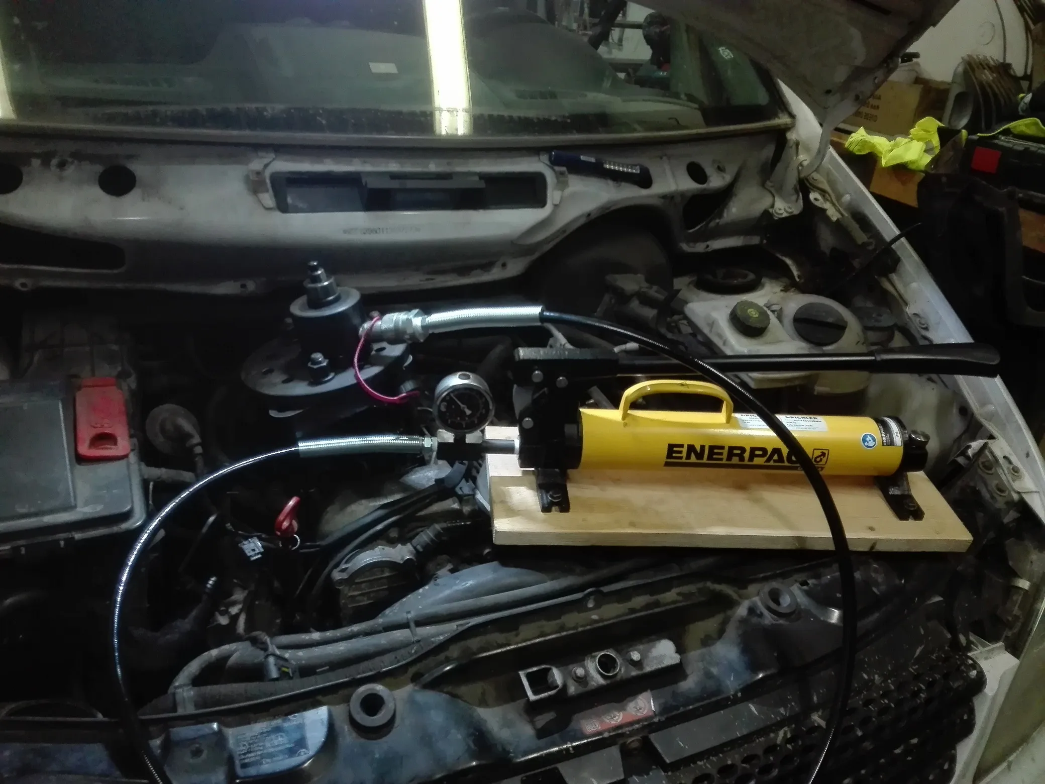 Porlasztó kiszerelés – Mercedes Vito