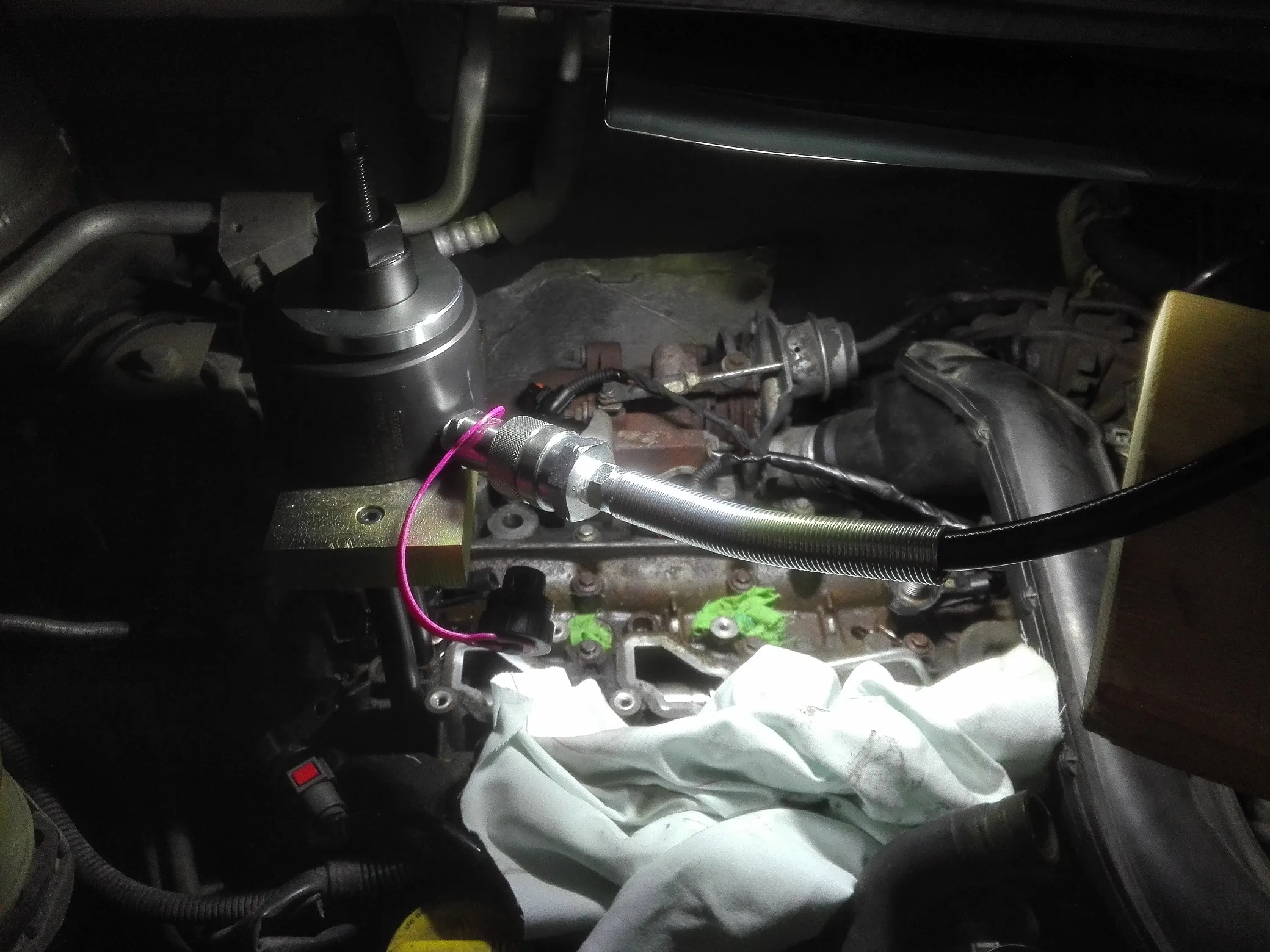 Porlasztó kiszerelés – Renault Trafic 2.0
